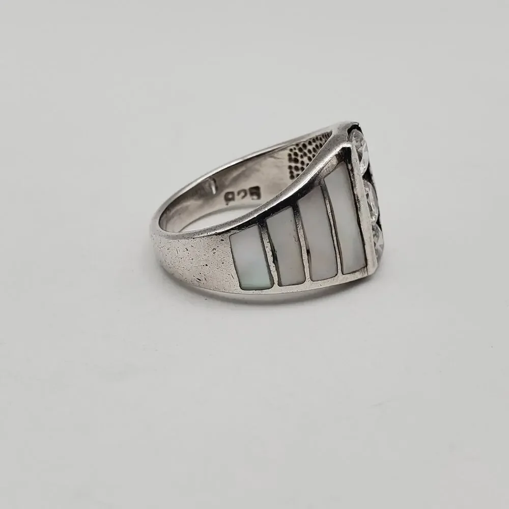 925 Sterling Silver Vintage Real MOP & Round-Cut CZ Ring Size 7